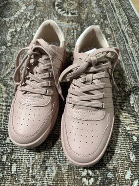 K-Swiss Soft Pink Women's Lace-Up Sneakers